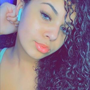 Meet your Posher, Harmony